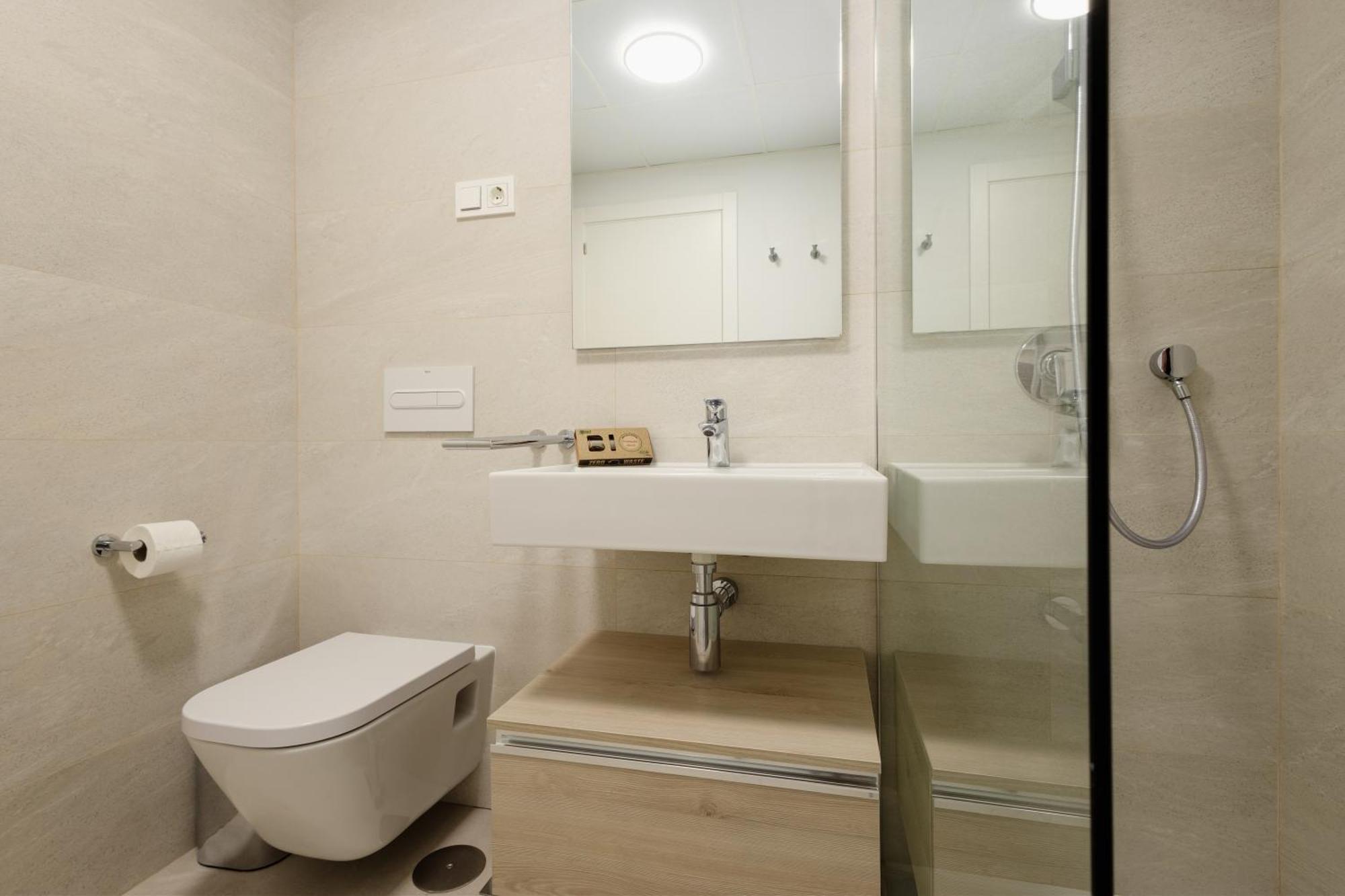 Luxurious 2 Bedroom Apartment Close To The Beach In エステポナ エクステリア 写真