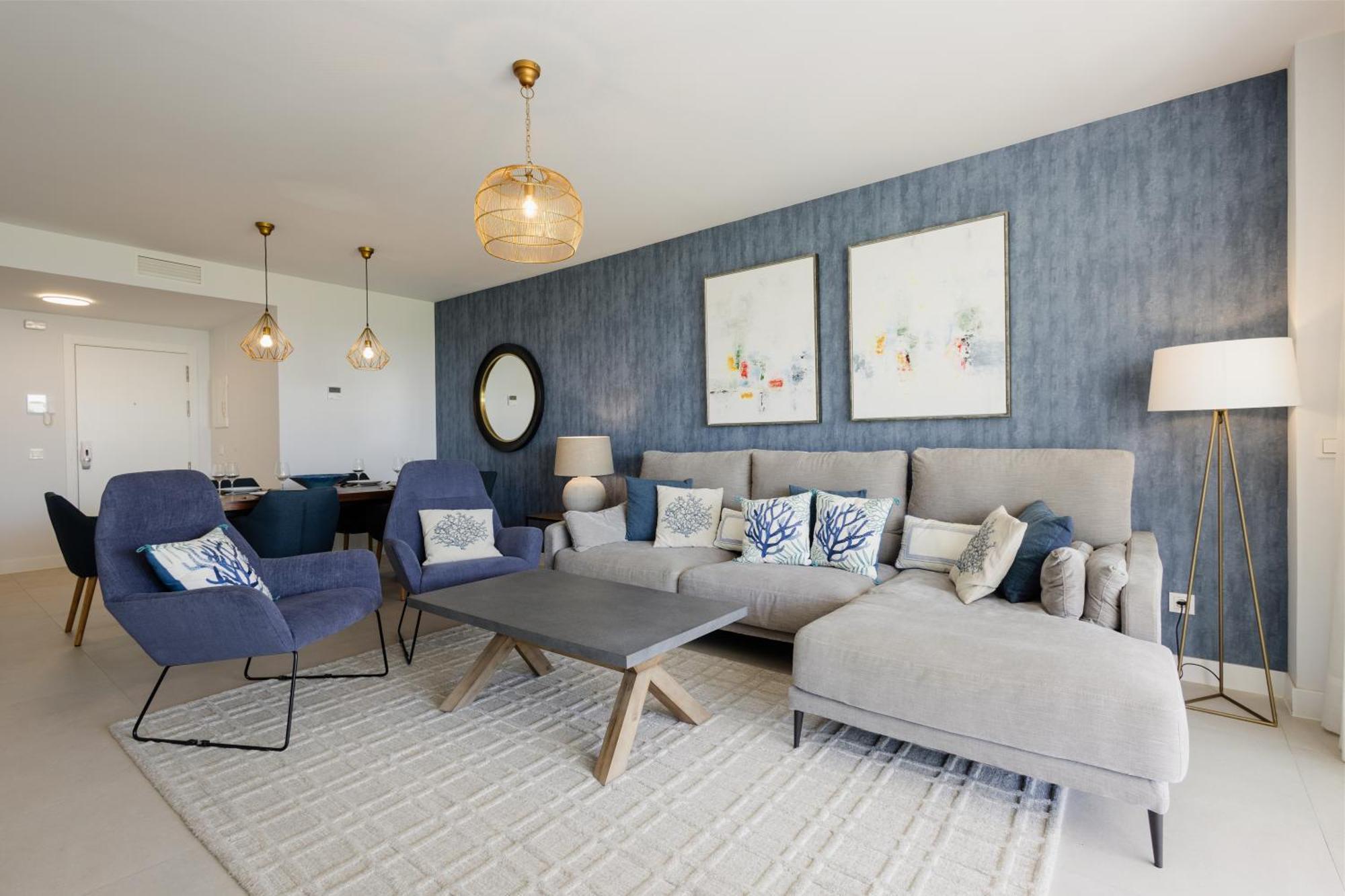 Luxurious 2 Bedroom Apartment Close To The Beach In エステポナ エクステリア 写真