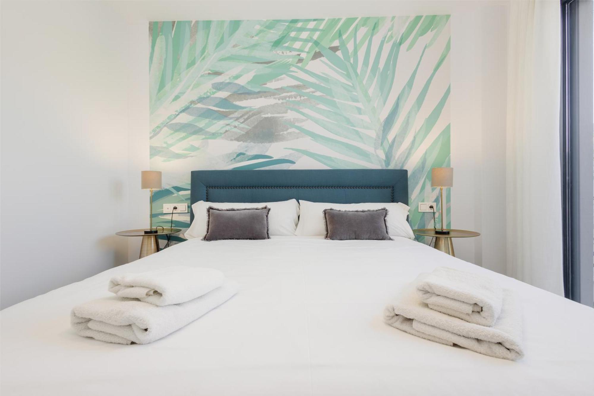 Luxurious 2 Bedroom Apartment Close To The Beach In エステポナ エクステリア 写真